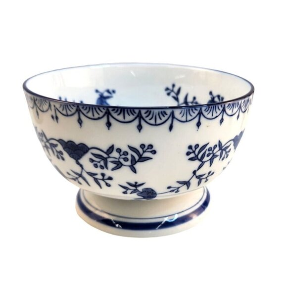 Blue & White Porcelain Serving Bowl By Royal China 6.25 wide x 4' tall - Picture 9 of 10